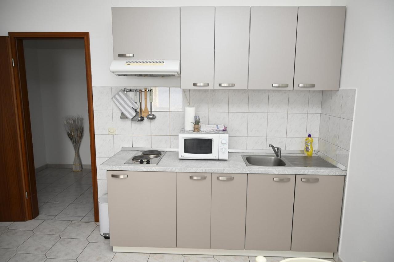 Apartments "Sea View" Miki & Ivana Bol Exterior foto