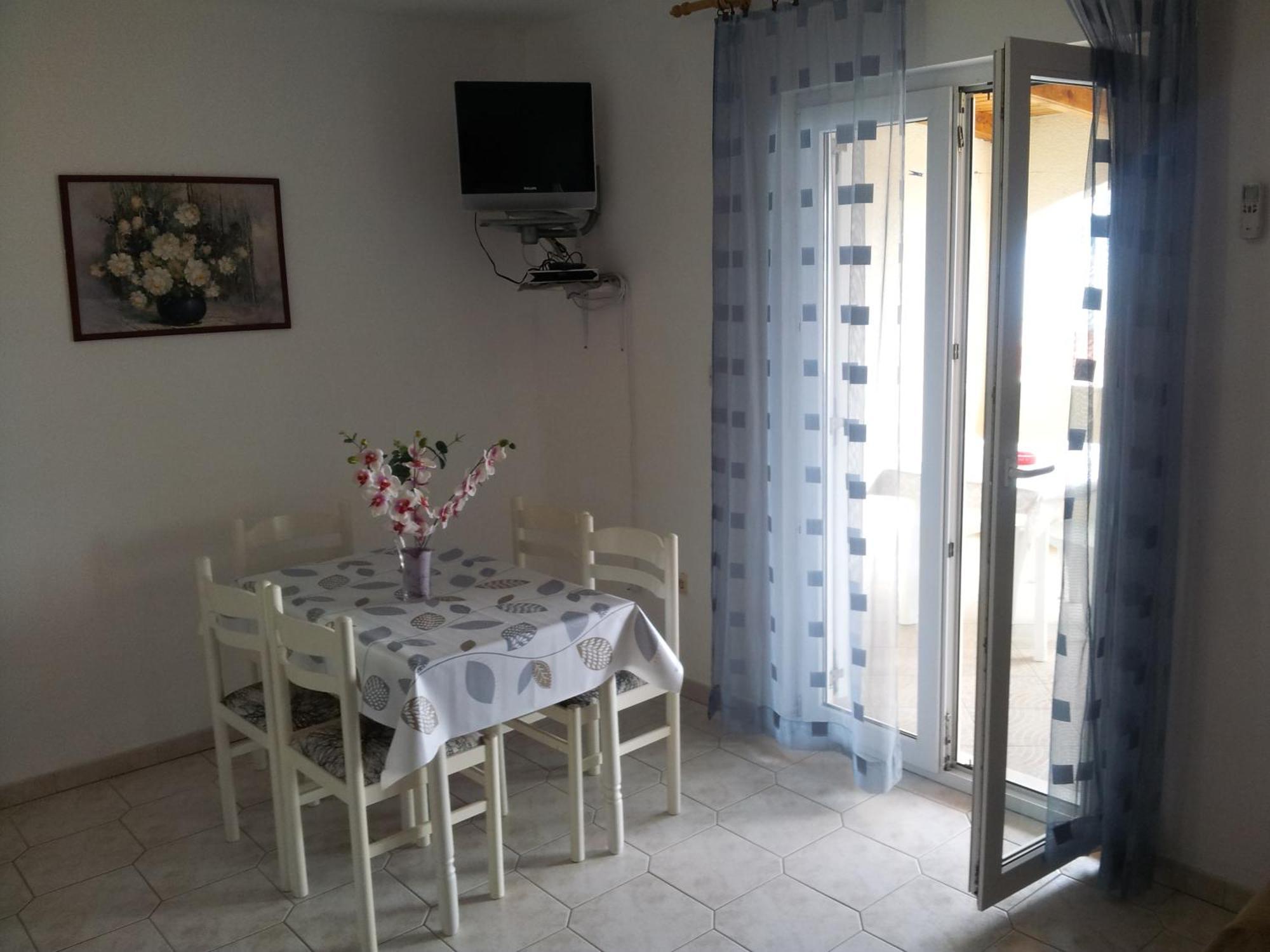 Apartments "Sea View" Miki & Ivana Bol Quarto foto